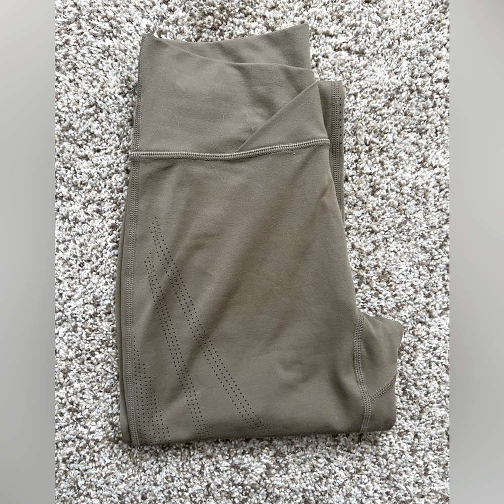 Alphalete leggings